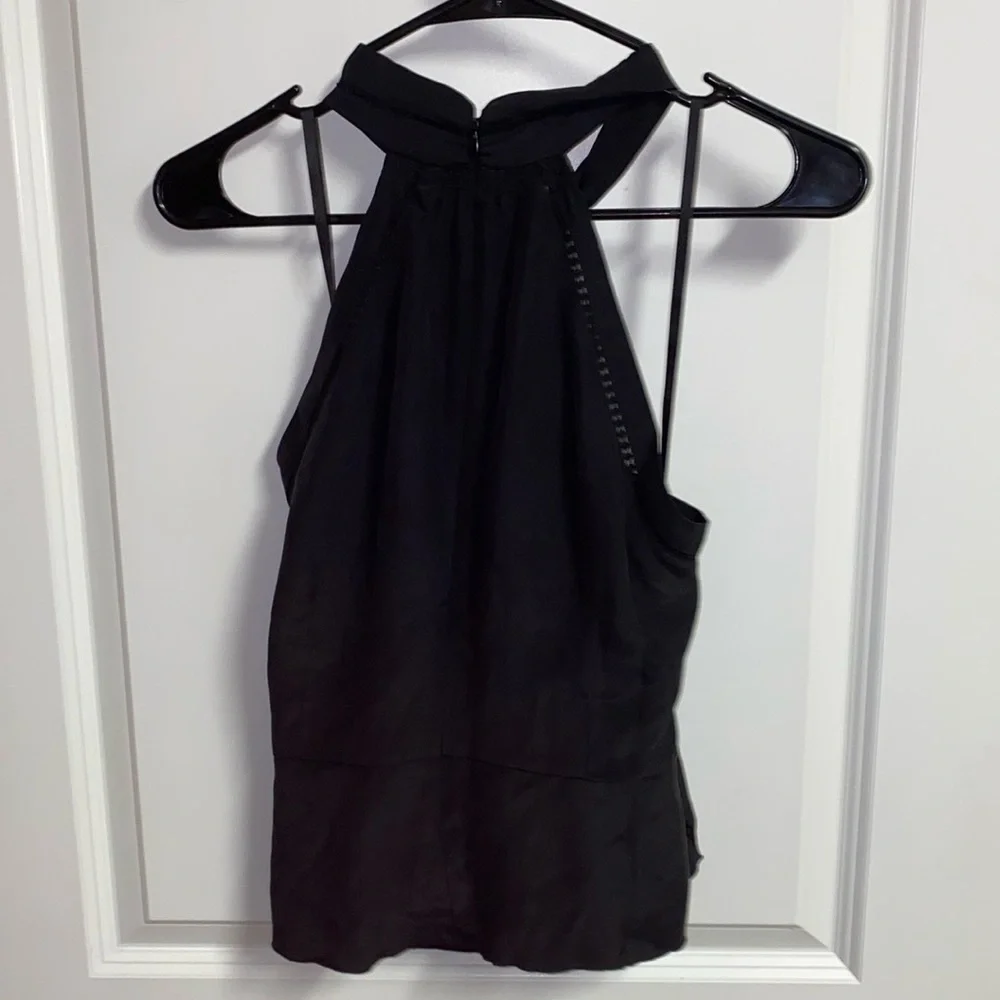 Frame Lace Inset Sleeveless Top - Picture 5 of 8